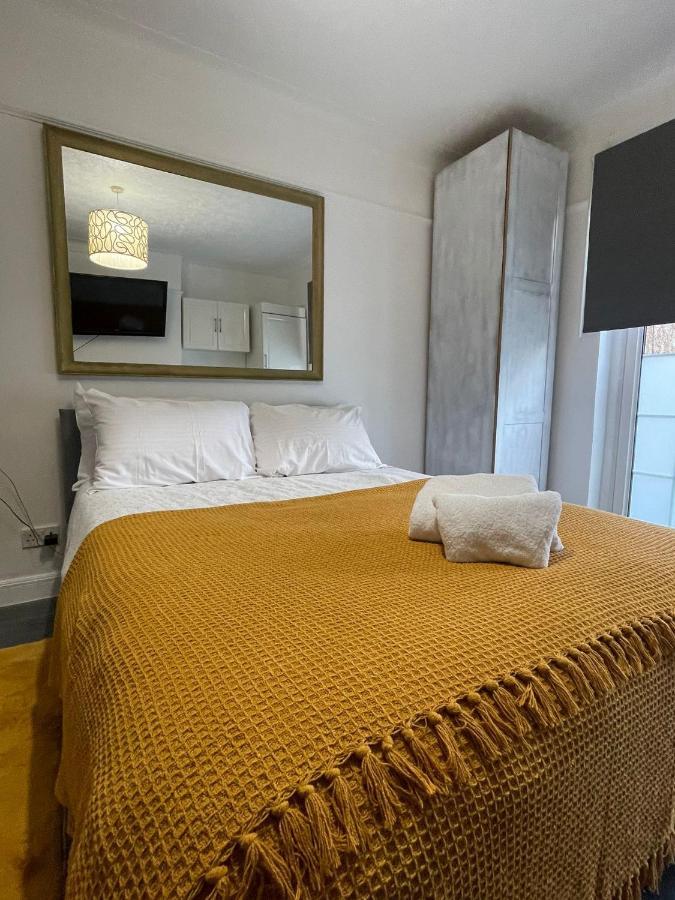 Beautiful Private Rooms In London Central Willesden Green Exterior photo