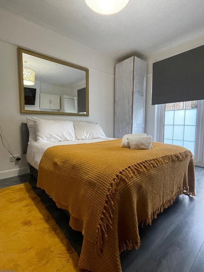 Beautiful Private Rooms In London Central Willesden Green Exterior photo